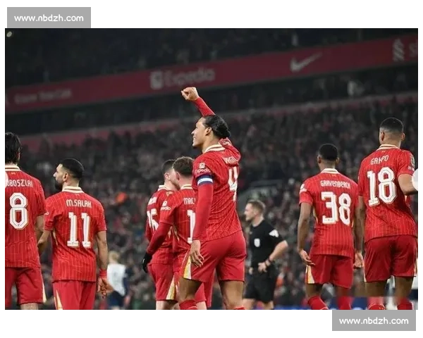 英超三强争夺埃基蒂克，曼联领跑 1 亿欧锋线战